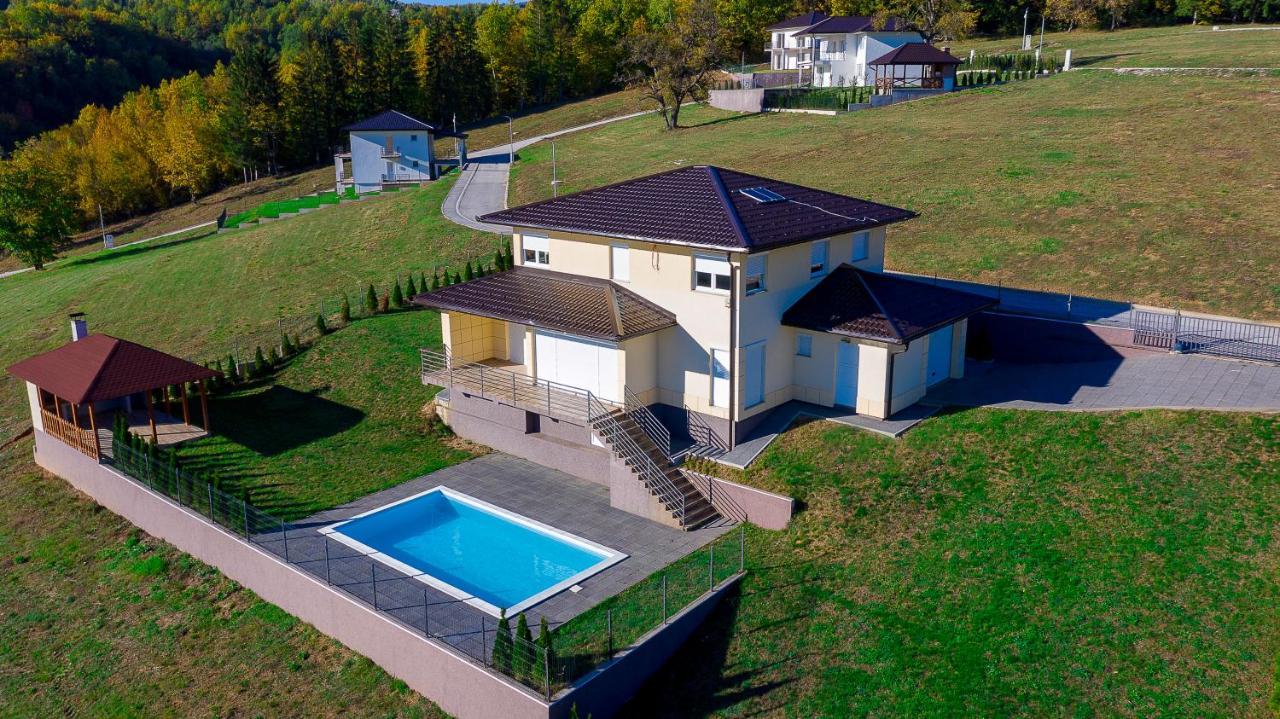 Green Hills Villa *